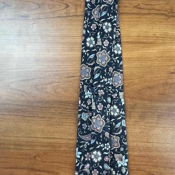 Oscar de la Renta Silk Floral Tie Thin Hand Sewn Hand Bar Tack - Picture 12 of 15